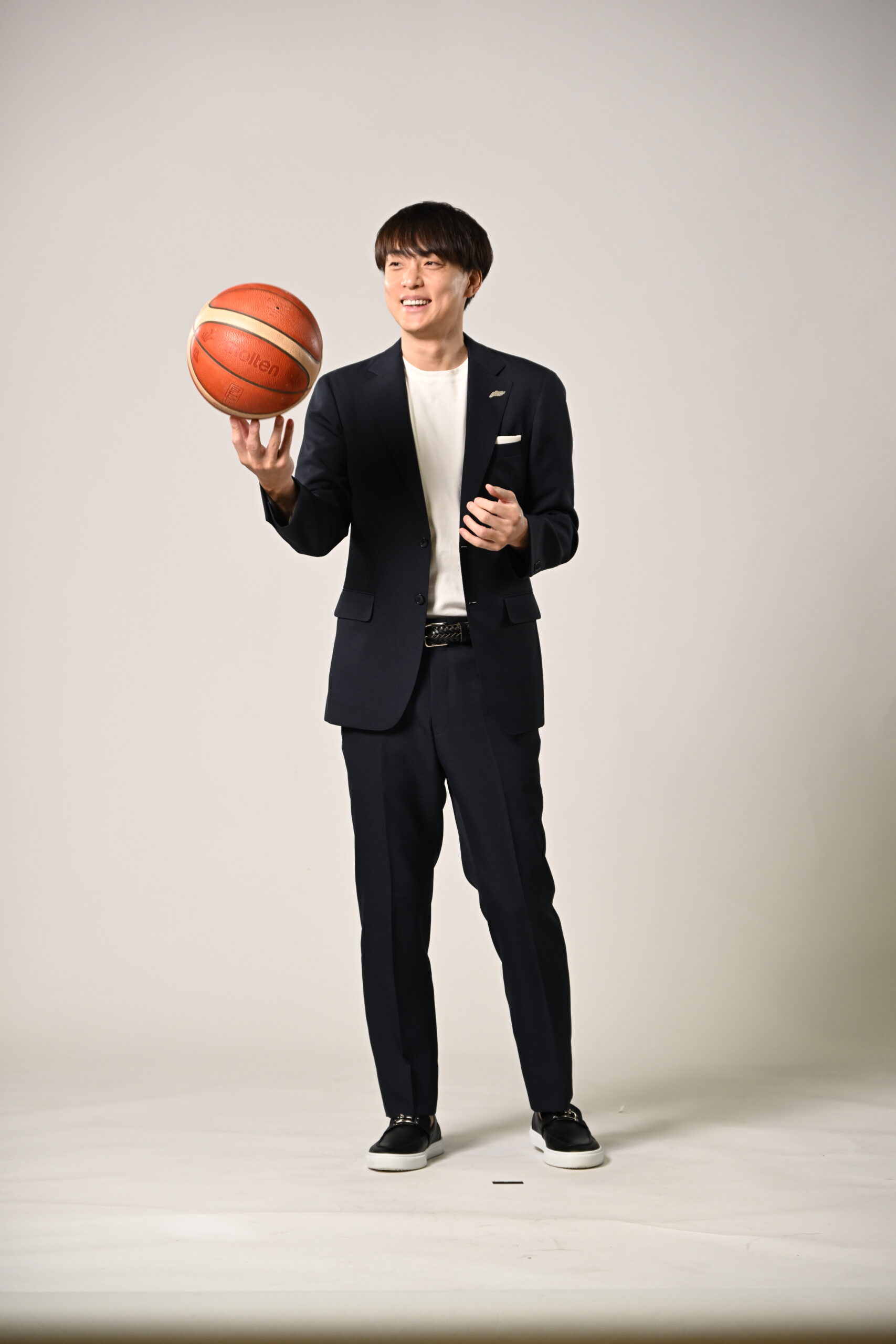 OFFICIAL SUIT | Private[&]Public